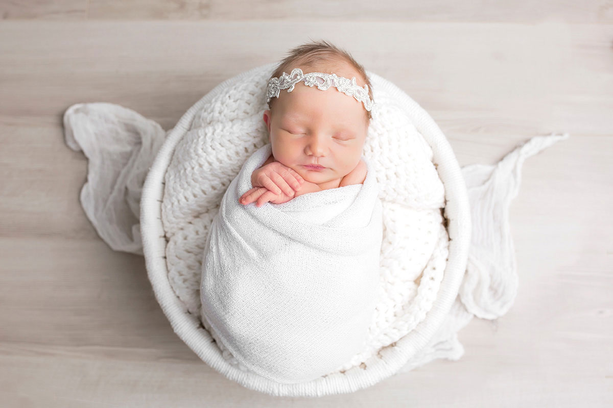 newborn photographer in dallas who photographs in studio or in home lifestyle sessions