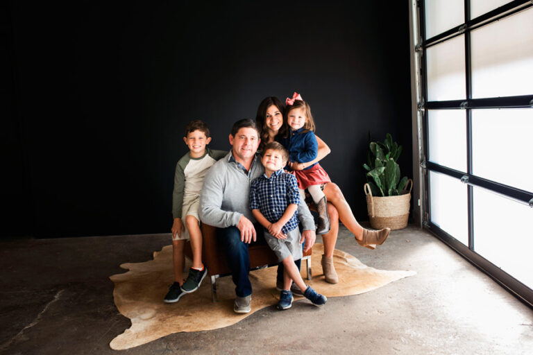 dfw family photoshoot in the fall or spring perfect for holiday cards