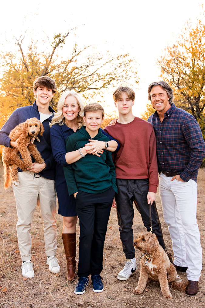 gorgeous, golden hour family photoshoot at arbor hills