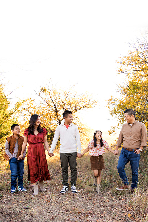 family photo prosper taking cute photos of your family in a field in dallas