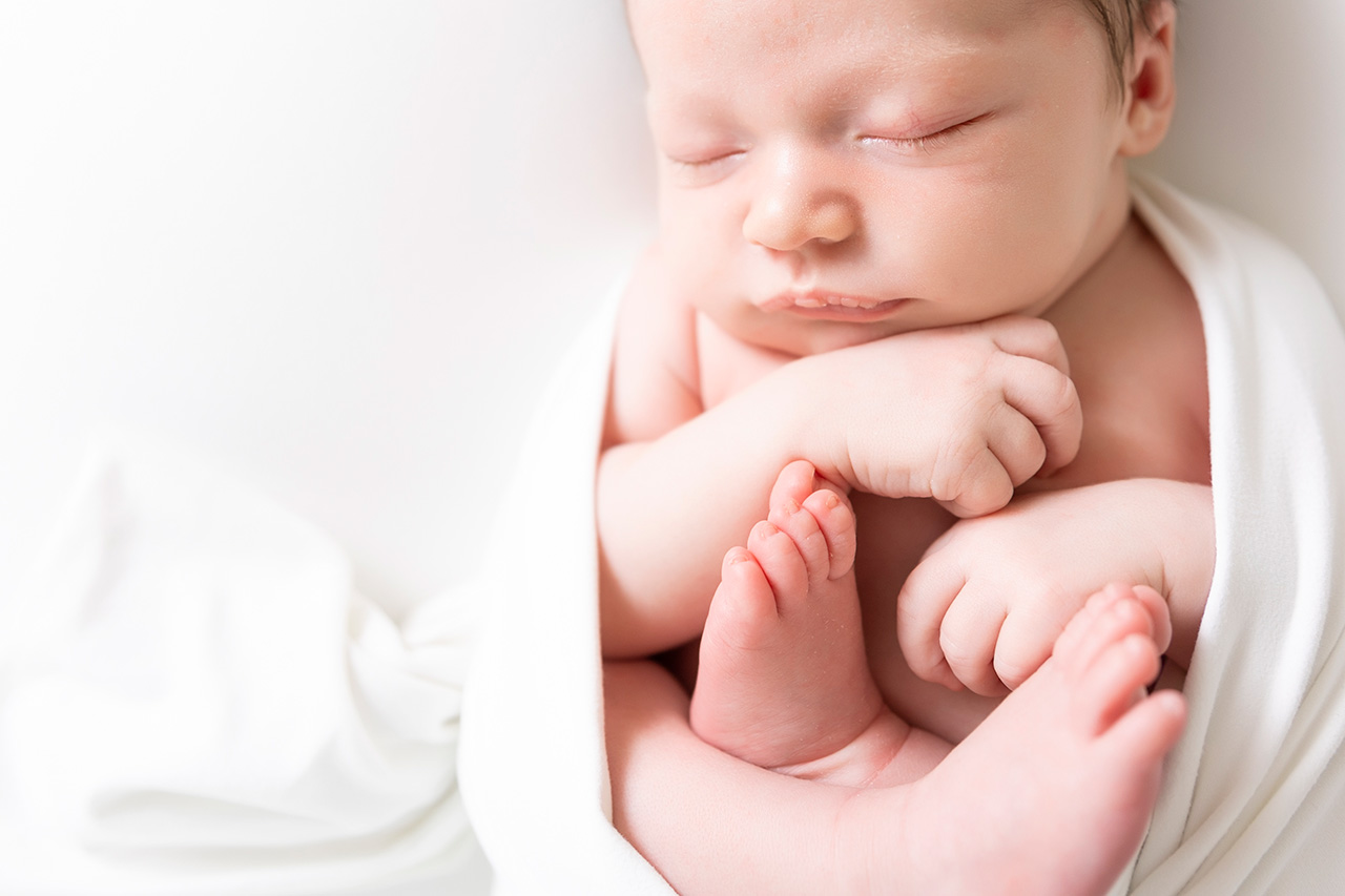 newborn pictures dallas taking detail newborn pictures