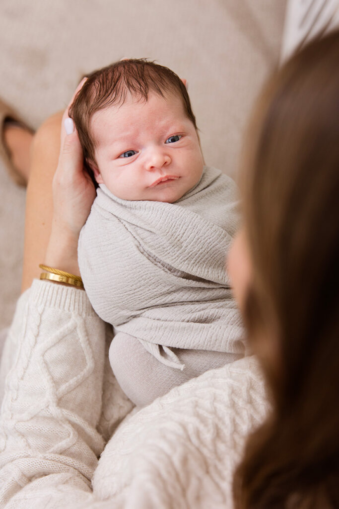 newborn pictures frisco taking photos in your home