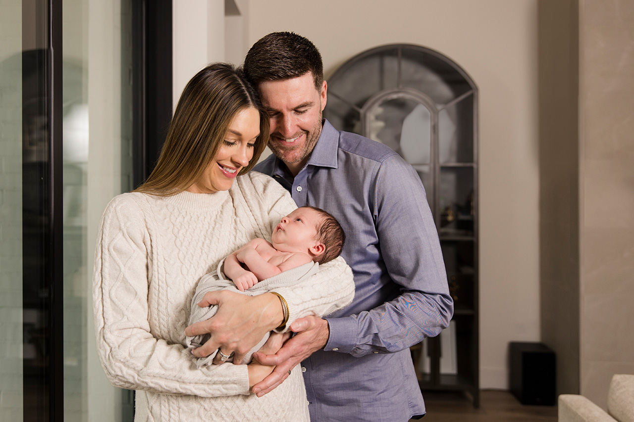 newborn photo mckinney in your home for a relaxed session with mom and dad