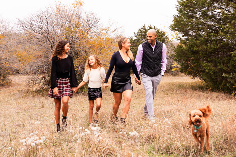 north tx photographer taking family portraits at Arbor Hills in Plano
