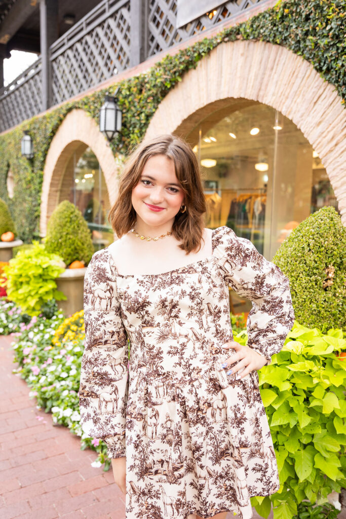 best dallas senior photographer near me with greenery