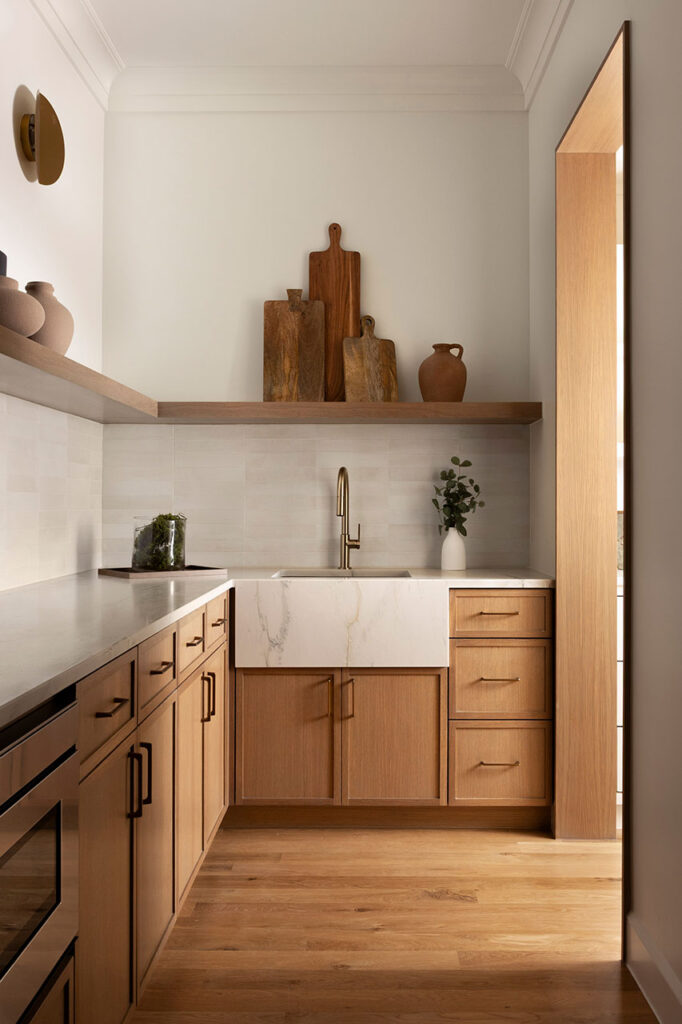 plano interior design all wood an neutral kitchen